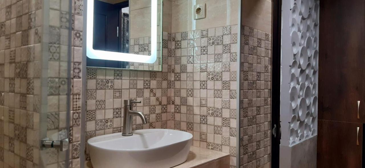 Греческая / Дерибасовская Apartman Odessza Kültér fotó
